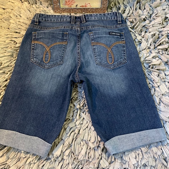 Calvin Klein Bermuda Shorts - Picture 2 of 6